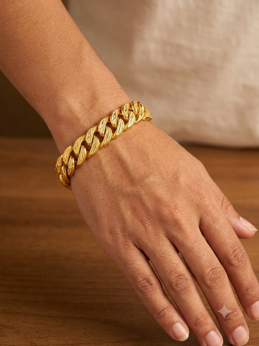 Gold Finish Cuban Link Bracelet | Stylish Men's Fashion Bracelet